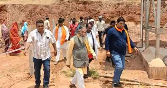 कांकेर में खदान हादसे पर भड़के सांसद भोजराज नाग, निरीक्षण के दौरान अमर्यादित बयान से बढ़ा विवाद
