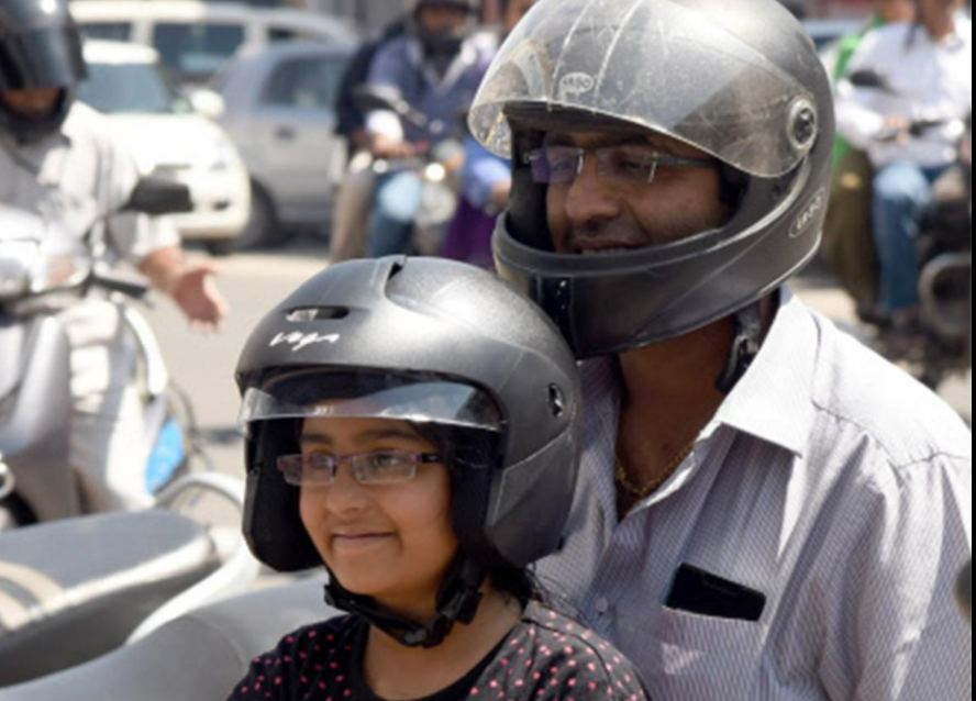 दोपहिया चालक के साथ सहयात्री के लिए भी हेलमेट अनिवार्य, परिवहन विभाग का निर्देश जारी
