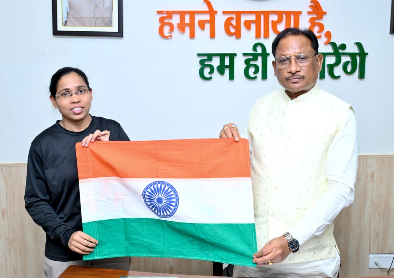 एवरेस्ट फतह के लिए रवाना होंगी छत्तीसगढ़ की बेटी अमिता श्रीवास, मुख्यमंत्री ने दी शुभकामनाएं