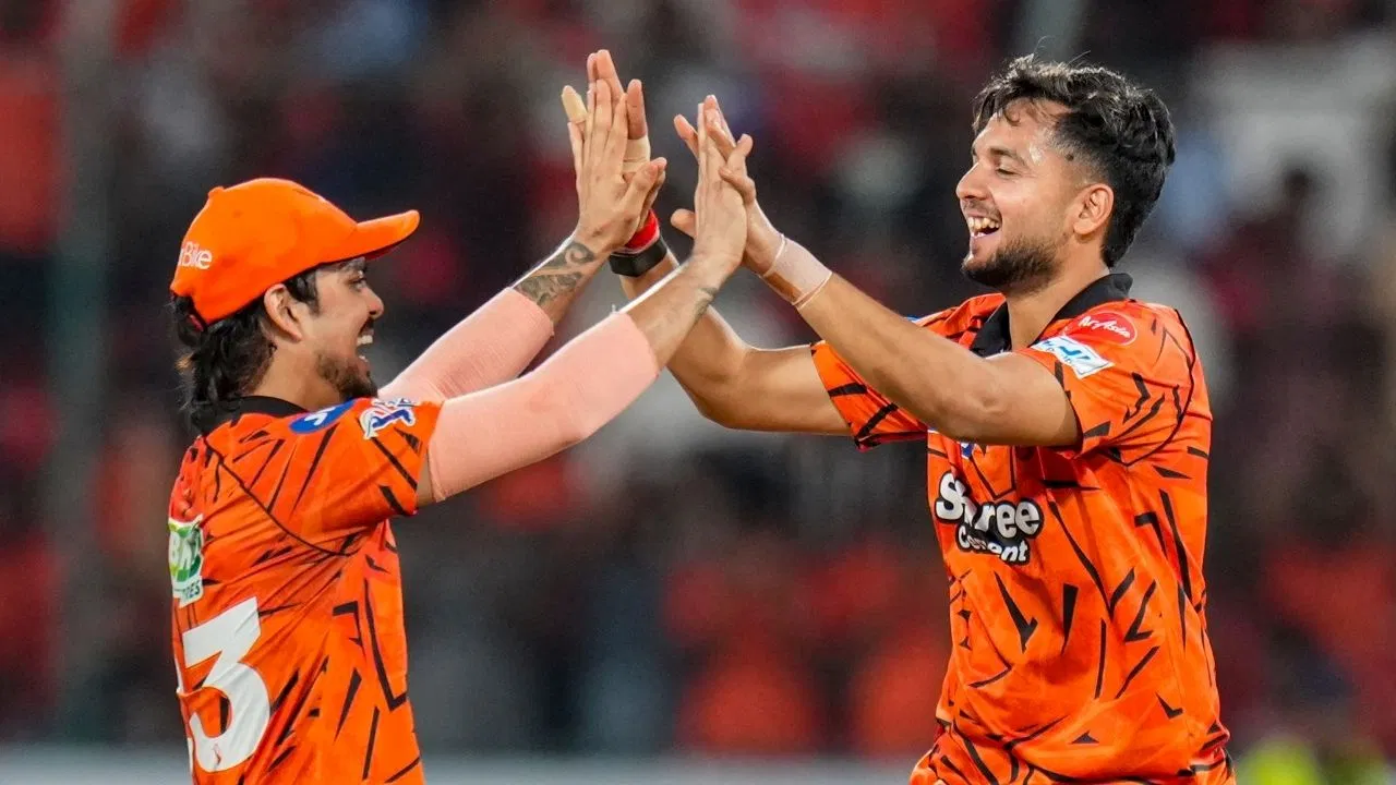 IPL 2026: आखिरी ओवर में हर्ष दुबे का कमाल, 3 विकेट लेकर रचा इतिहास