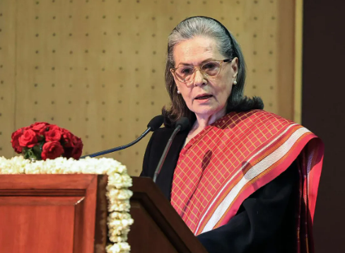 Sonia Gandhi के खिलाफ FIR की मांग पर सुनवाई, कोर्ट ने एक हफ्ते में लिखित दलीलें मांगी