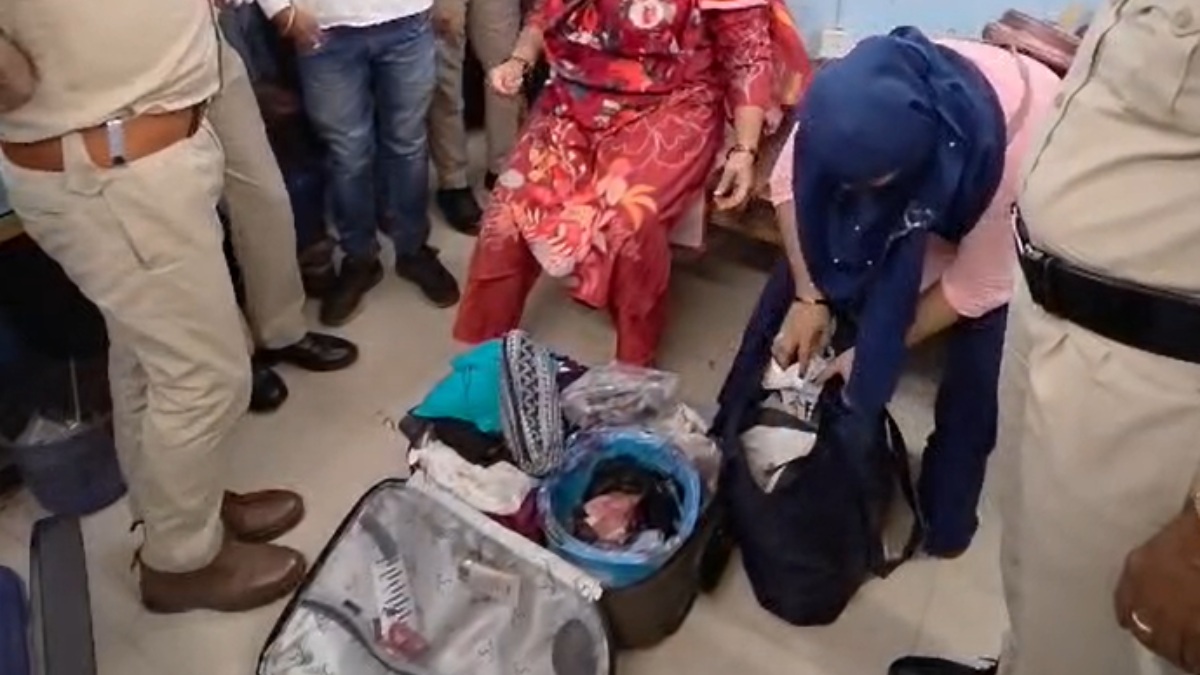 बिलासपुर रेलवे स्टेशन पर सूटकेस में गौमांस बरामद, दो महिलाएं गिरफ्तार