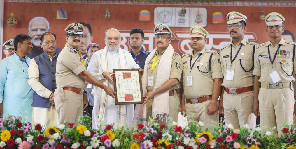नक्सलवाद के साए से निकलकर विकास की नई राह पर बढ़ रहा बस्तर
