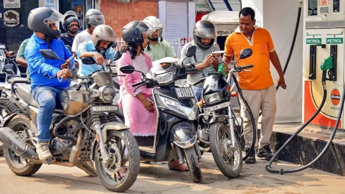 81 दिन से जारी युद्ध का भारत के ईंधन आयात पर असर, सरकार बोली- पेट्रोल-डीजल और LPG का पर्याप्त स्टॉक मौजूद