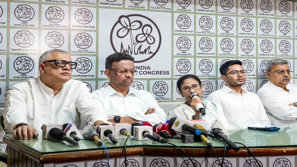ममता बनर्जी बोलीं- ‘मैं इस्तीफा नहीं दूंगी’, अब बंगाल में सरकार गठन को लेकर बढ़ा संवैधानिक विवाद