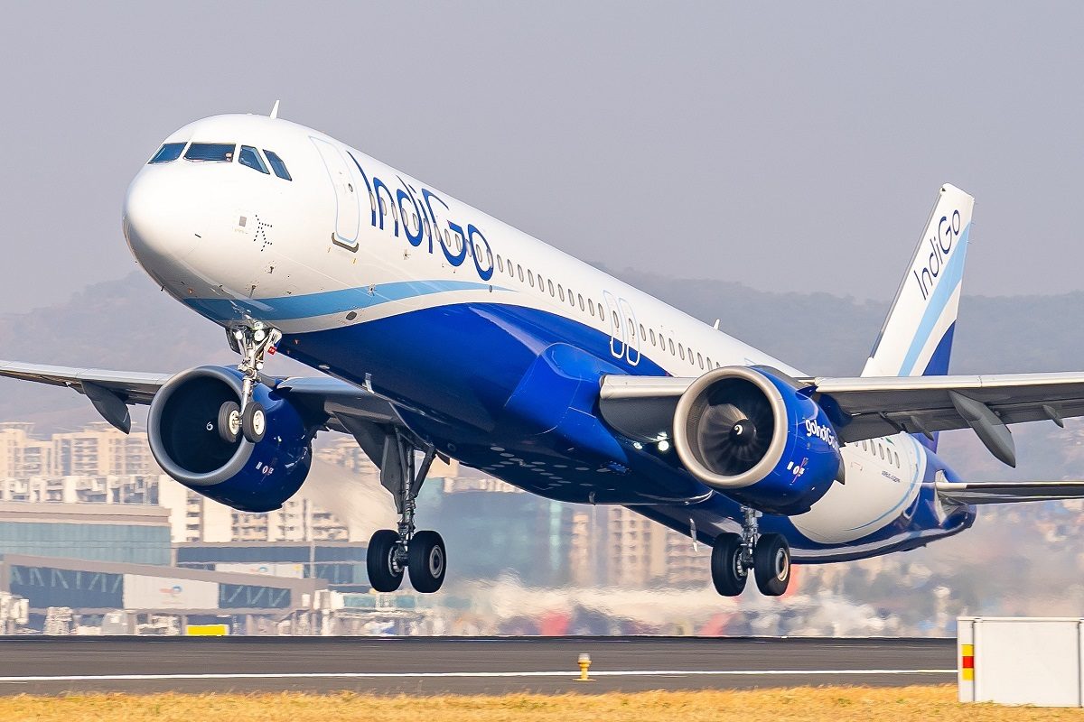 बेंगलुरु एयरपोर्ट पर बड़ा हादसा टला: IndiGo फ्लाइट 6E 6283 से टकराया पक्षी, यात्रियों की जान सुरक्षित