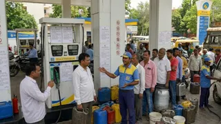 पेट्रोल-डीजल खरीद पर सरकार की नई पाबंदी, बड़े खरीदारों के लिए तय हुई लिमिट