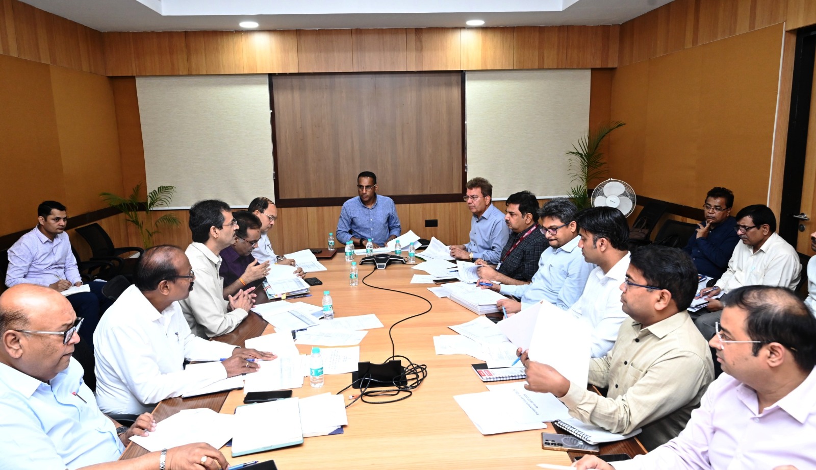 PWD सचिव मुकेश कुमार बंसल ने ROB और RUB परियोजनाओं की समीक्षा की, कार्यों में तेजी लाने के दिए निर्देश