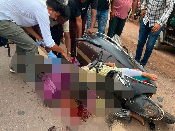 दुर्ग-रायपुर हाईवे पर खड़े ट्रैक्टर से टकराई स्कूटी, चार लोगों की मौके पर मौत, एक मासूम घायल