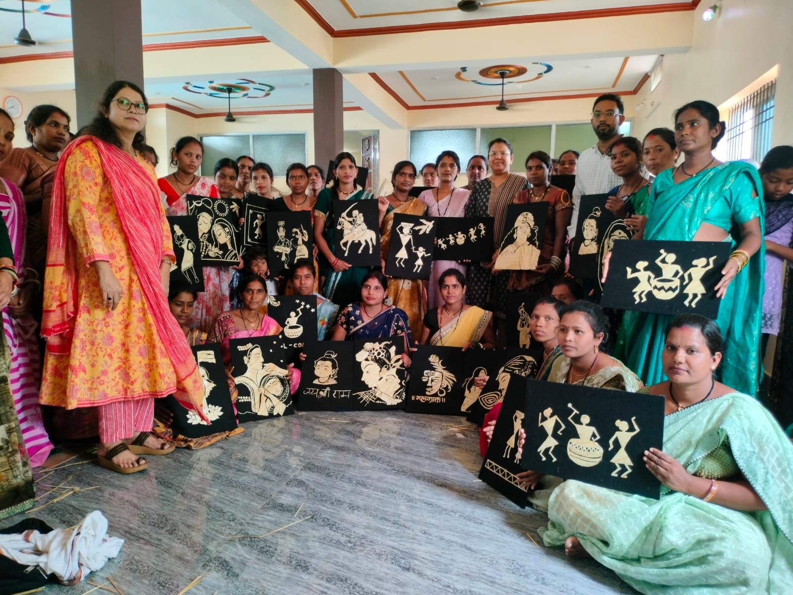 बलौदाबाजार में 40 महिलाओं को मिला धान और पैरा आर्ट का प्रशिक्षण, आत्मनिर्भरता की ओर बढ़े कदम